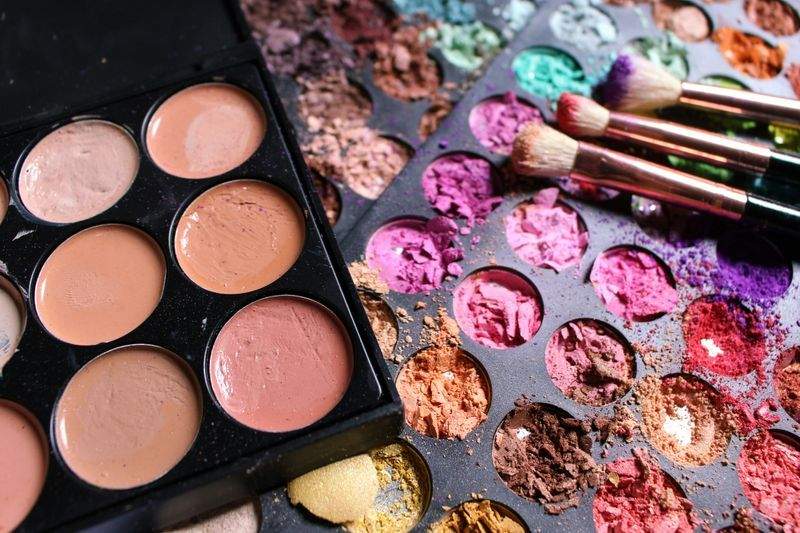 Comment préparer sa peau avant un maquillage longue tenue